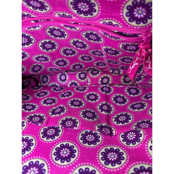 Vera Bradley Medium Bag Tote In Retired Very Berry Paisley Pattern Super Clean - Picture 5 of 9